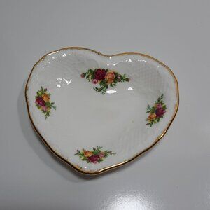Royal Albert Old Country Roses Heart Trinket Plate Bone China Floral Design